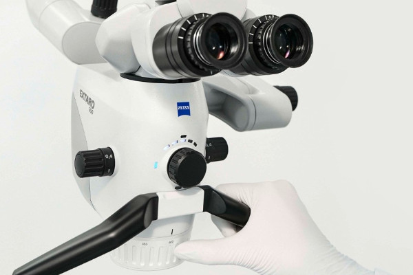 Microscopio dental EXTARO 300 Zeiss: Manejo del Varioskop 230