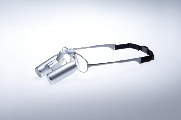 Lupa dental EyeMag Pro F