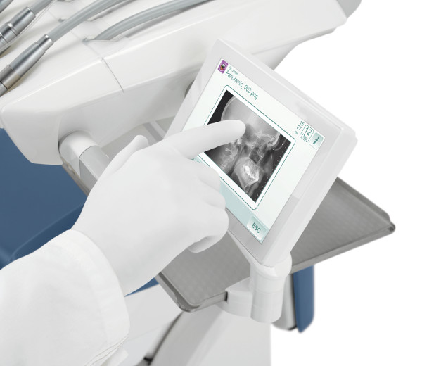 Sillón dental L9 Cefla: pantalla